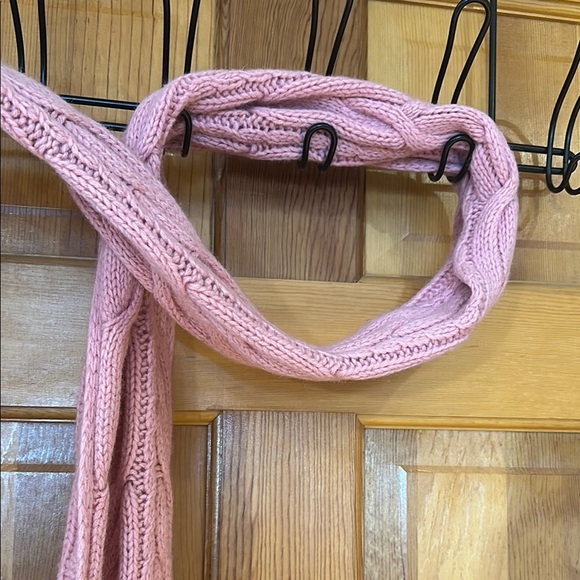 GAP Pink Knit Scarf - Picture 5 of 5